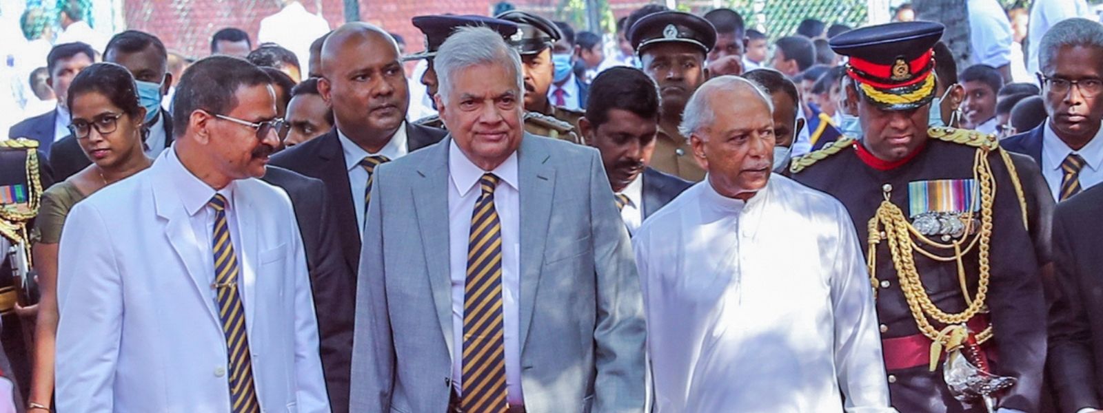 நாட்டைக் கட்டியெழுப்ப இணையுமாறு ஜனாதிபதி அழைப்பு